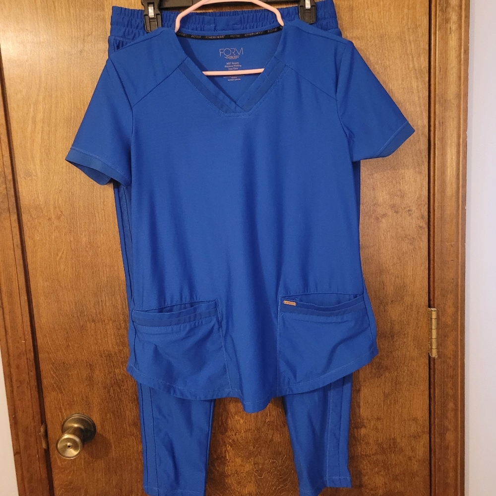 Scrubs Cherokee Royal Small/Medium Set